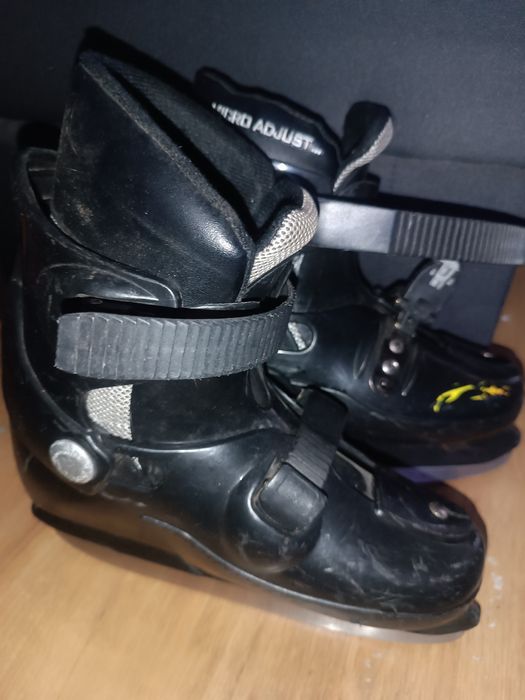 Łyżwy regulowane 33,34,35,36