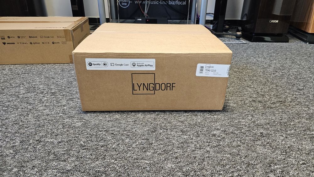 Wzmacniacz Lyngdorf TDAI-2210 Kolumny Audiovector Qr7 Se Czarny Lakier