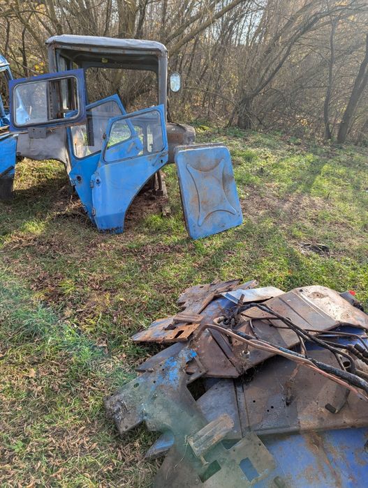 Мала кабіна мТз 80 82 полік двері скло крила Криша люк мТз 50.80.82