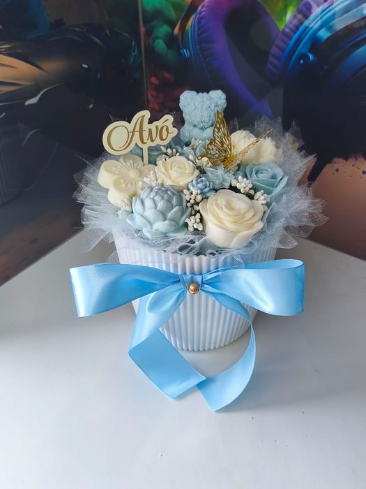 Arranjos de flores de cera