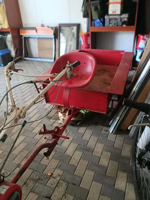 Traktor/dzik Kubota z przyczepką