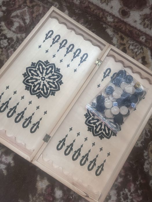 Тумбочка під телевізор (нарди в подарунок)