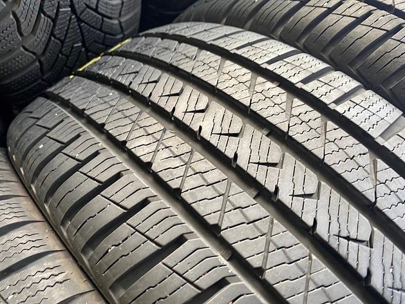 215/45r18 Vredestein Quatrac Pro_6,8mm_4szt_(437)