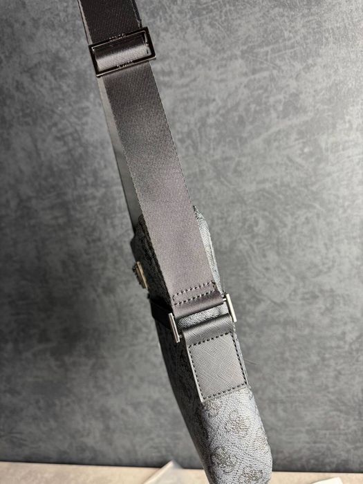 Сумка чоловіча Guess