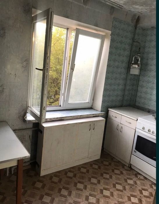 Продам 4-комн. квартиру Черемушки/ Украина