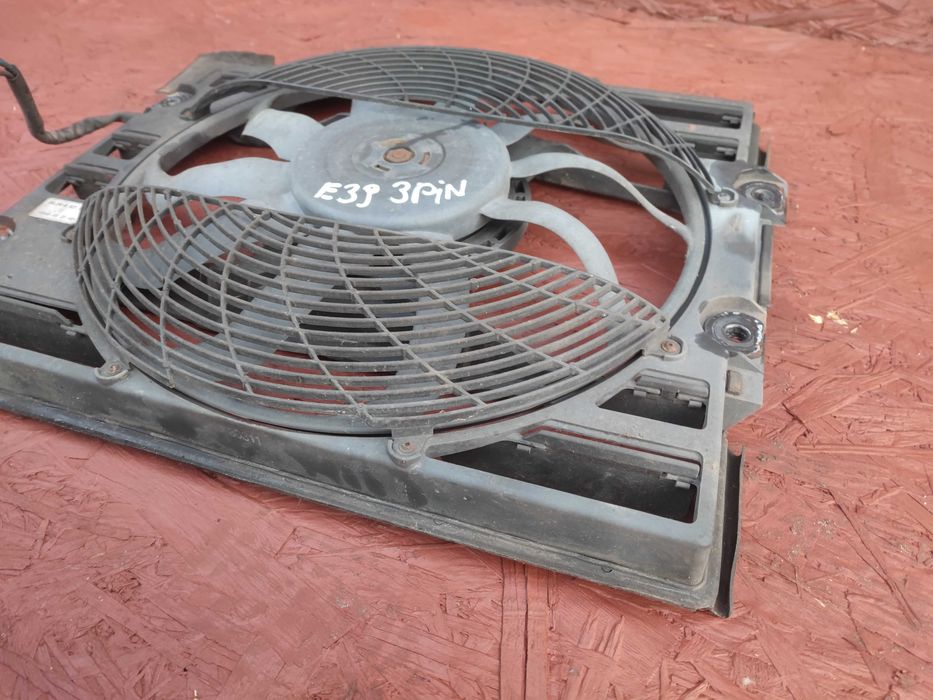 BMW E39 / E38 Oryginalny wentylator chłodnicy klimatyzacji 3 PINY OEM