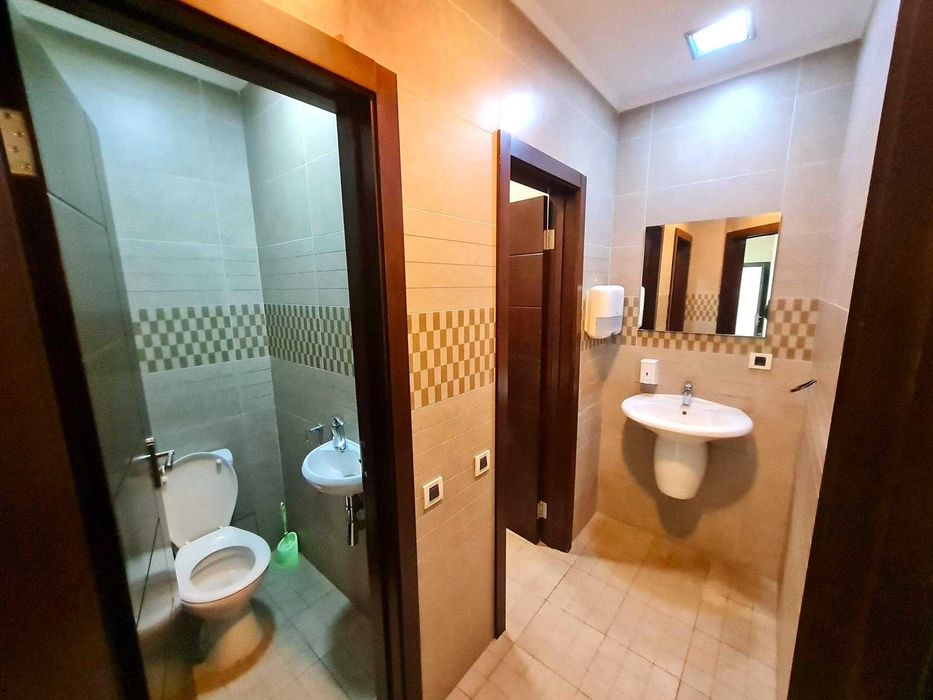 Офіс 141 м.кв Бул. Тараса Шевченка 33Б БЦ Європа Плаза Шевченківський