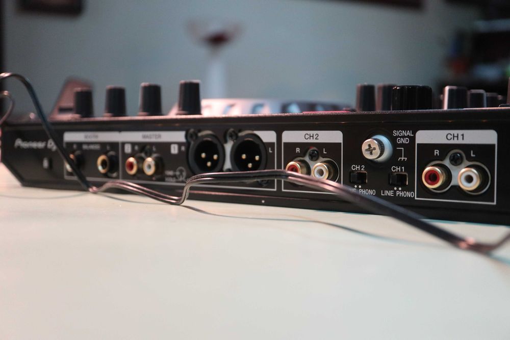 PIONEER DDJ SR2  + Mala de Transporte + Caixa Original. *(STEMS)