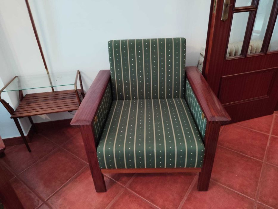 Conjunto de sofás (Cama e 2 individuais)