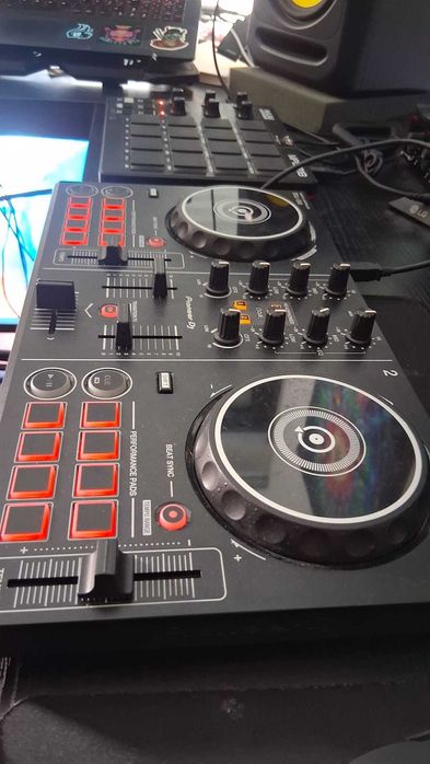 Vendo Pioneer DDJ-200 e AKAI professional MPD218