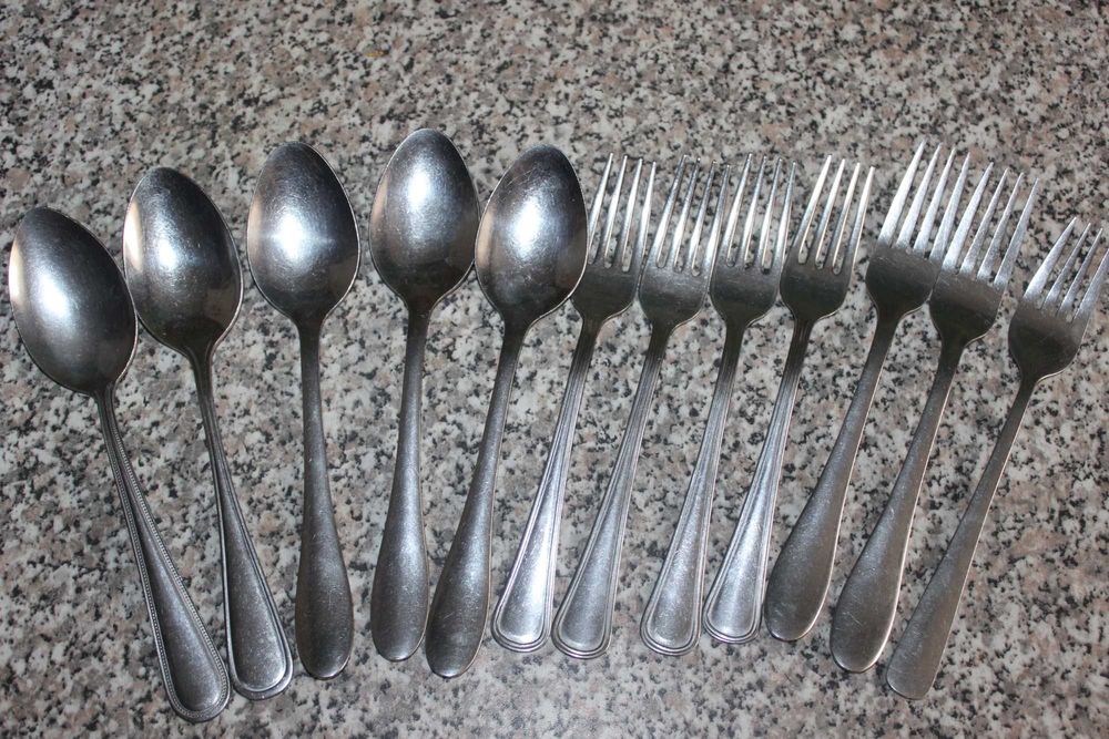 Столовые приборы разнобой