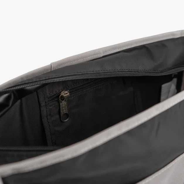 Сумка через плече EastPak Delegate 008 20L(Чорний, Сірий)
