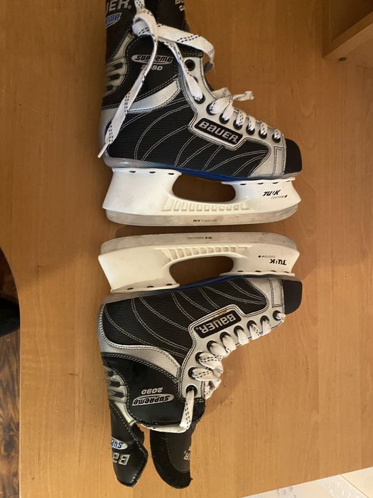 Продам оригінальні коньки BAUER supreme