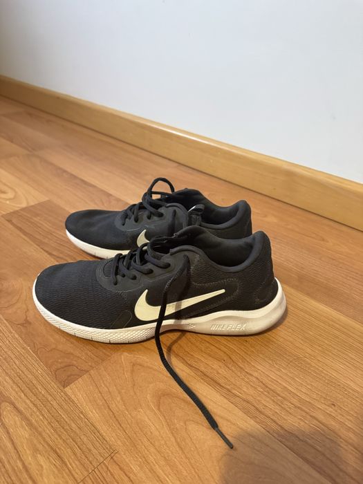 Nike Flex Experience Run 8