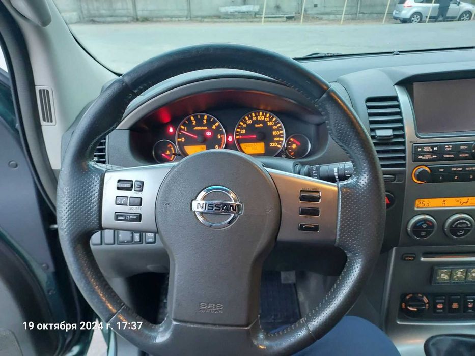 Nissan Pathfinder ДП 2,5 мех. 2005 (заміна двигуна пробіг 200 тис.)