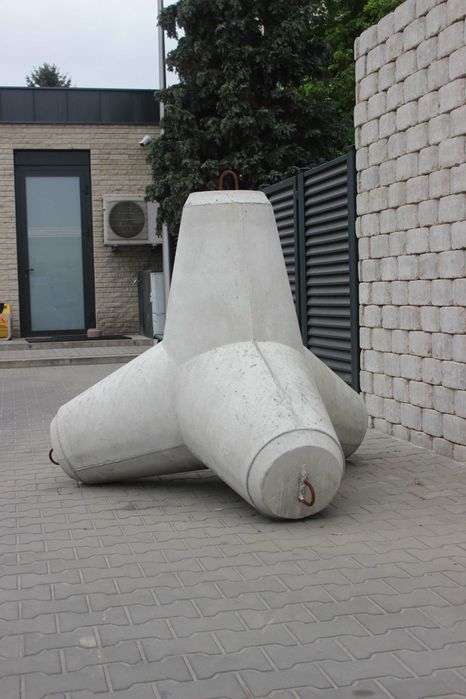 Betonowy blok mur czworonóg gwiazdoblok jeż zapora drogowa KOSZALIN