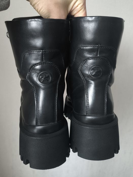 Шкіряні зимові черевики 38 розміру фірми KENTO