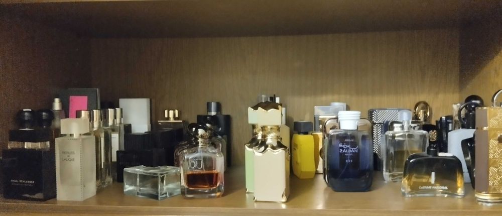 Розпив парфумерії.