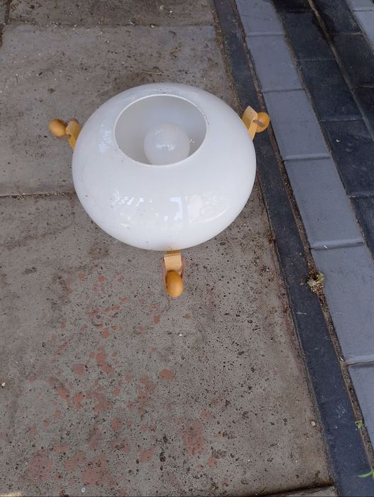 Lampa sufitowa na żarówkę