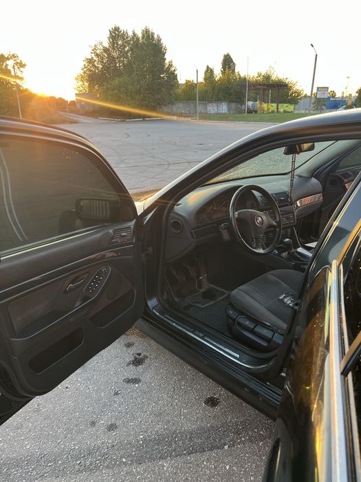 BMW 520i 1998 года