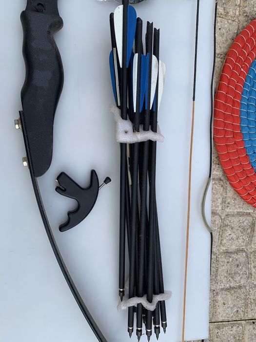 Arco e flecha com material