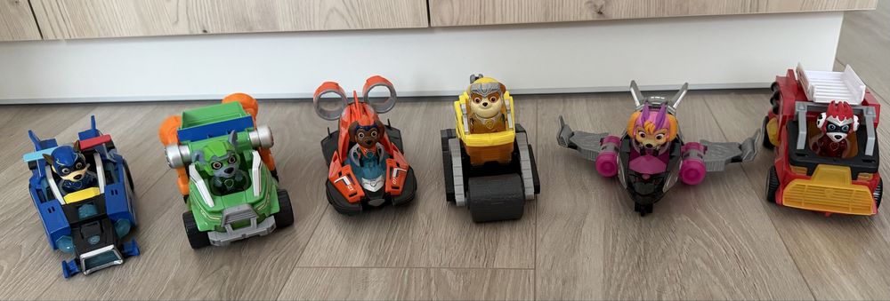 Ігровий набір Paw Patrol автомобіль-трансформер з водієм