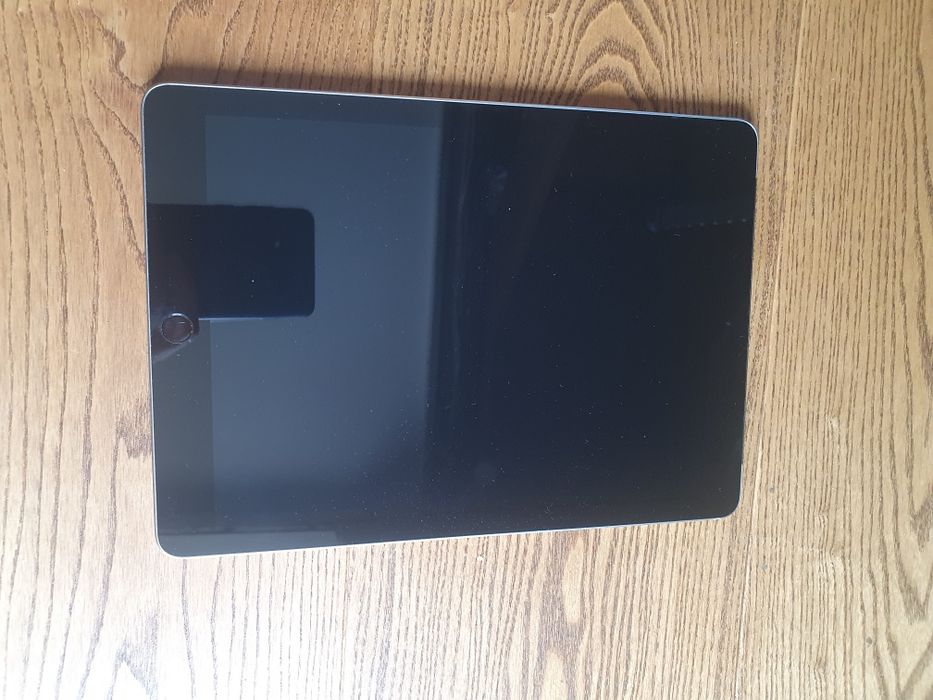 Ipad 6gen 32GB wifi cellular BDB!