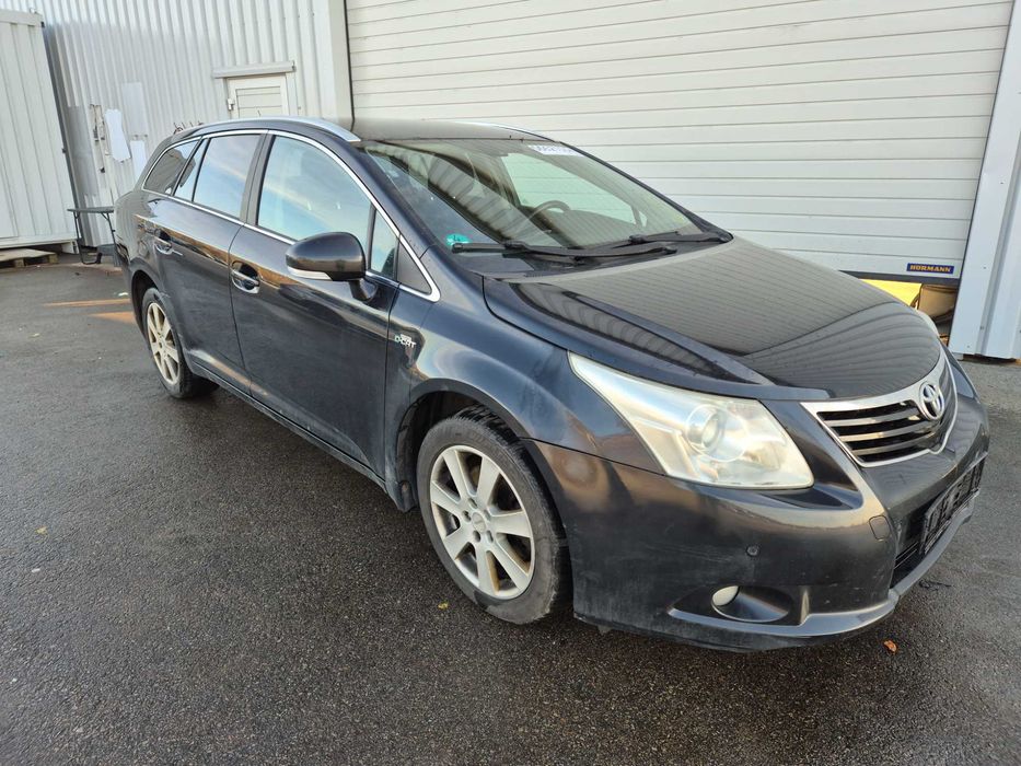 TOYOTA Avensis 2.2 D4D Manual