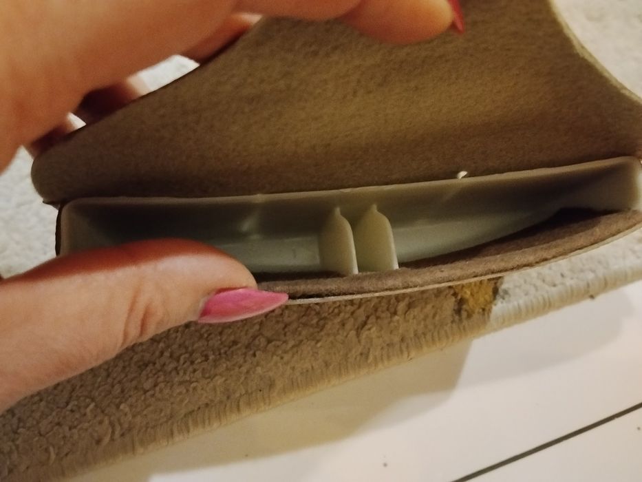 Sprzedam etui na okulary