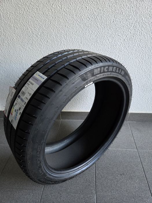 Michelin Pilot Sport EV R20