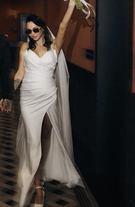 Продам весільну сукню