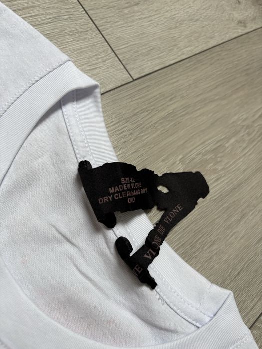 Biala koszulka z nadrukiem VLONE