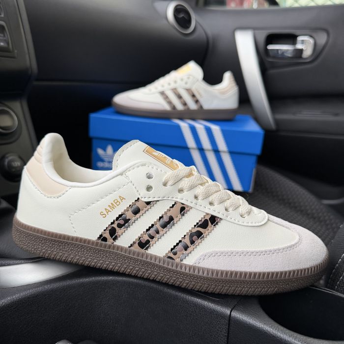 Жіночі кросівки адідас самба білі з бежевим леопардові полоски Adidas Samba Light Beige Leo