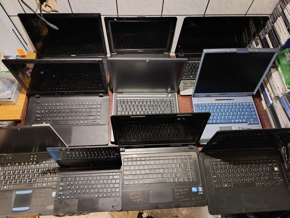 Laptopy Compaq pp2040 Gateway MG1 Emachines E730G Packard Bell MS2273