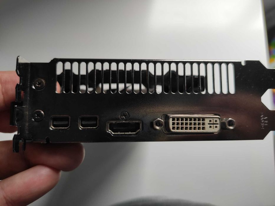 Placa Gráfica ASUS Radeon HD 7870 v2 DirectCU II 2GB GDDR5