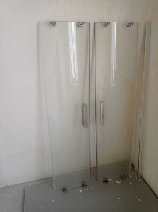 душова кабіна розмір 90*90, скло матове,  піддон високий без тріщин.