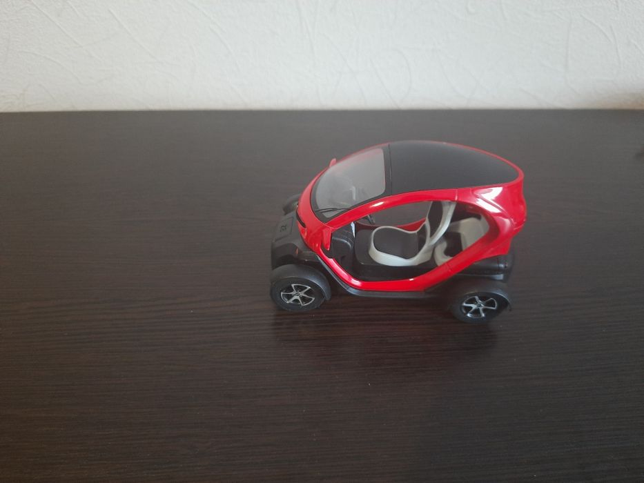 RENAULT TWIZY. KINSMART  модель автомобіля