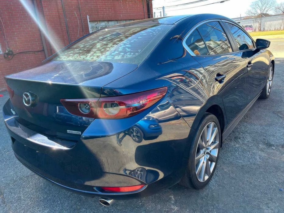 Mazda 3      2019