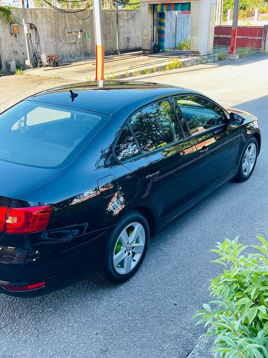 Volkswagen Jetta — fotografia 5