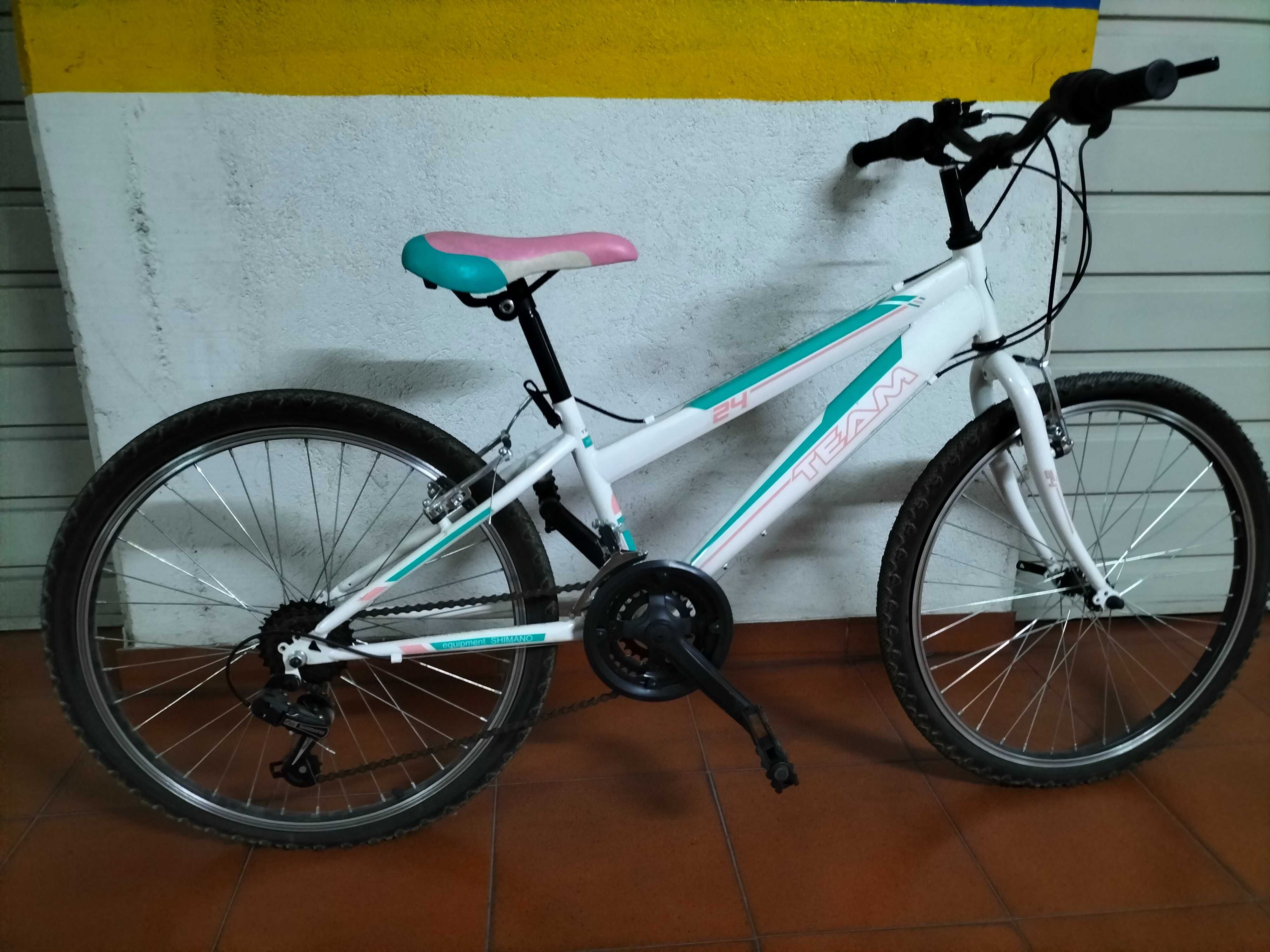 Bicicleta menina roda 24 Alverca Do Ribatejo E Sobralinho • OLX Portugal