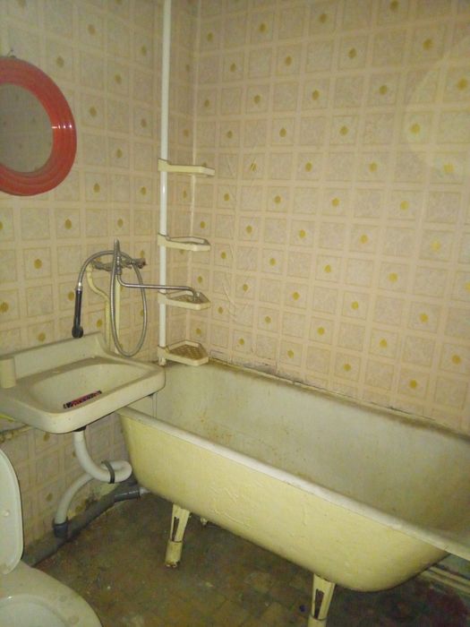 1-к проспект Поля 84,район магазина.Уют.