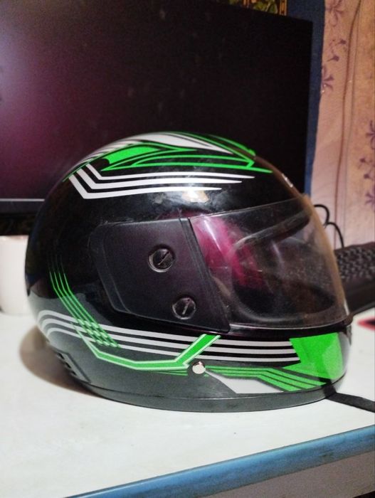 Продам практически новый мото шлем