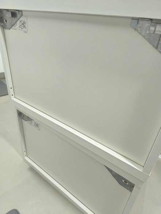 Módulo Besta IKEA (2 unidades/ 30 euros cada)