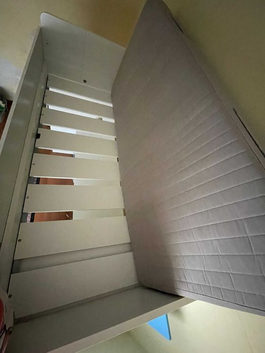 Cama de solteiro muito forte lindaaa