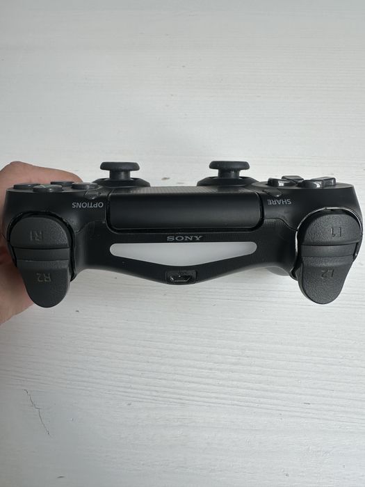 PS4 SLIM 500GB z padem i grami (Spiderman, Horizon Zero Dawn)