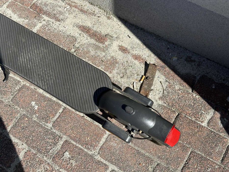 Hulajnoga XIAOMI ELECTRIC SCOOTER 5 ładowarka