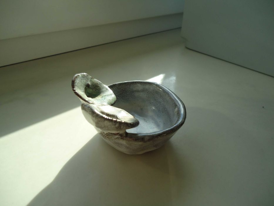 małe porcelanowe puzderko pojemniczek naczynko