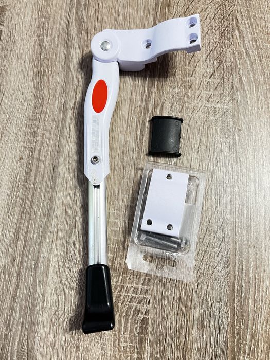 Подножка для велисипеда (новая)цвет белый