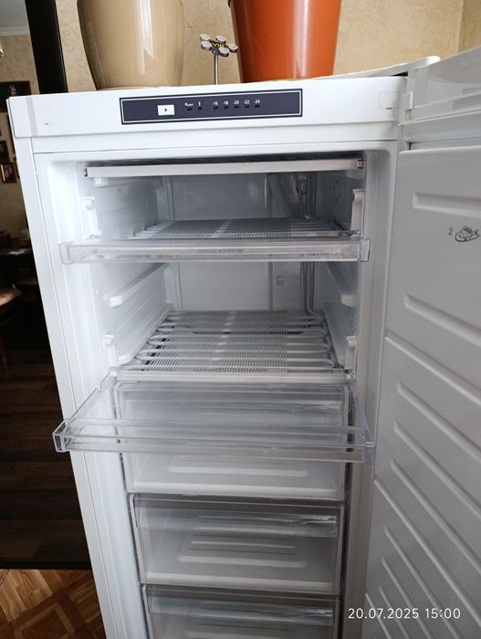 Продаю морозильная камера на 182 литра