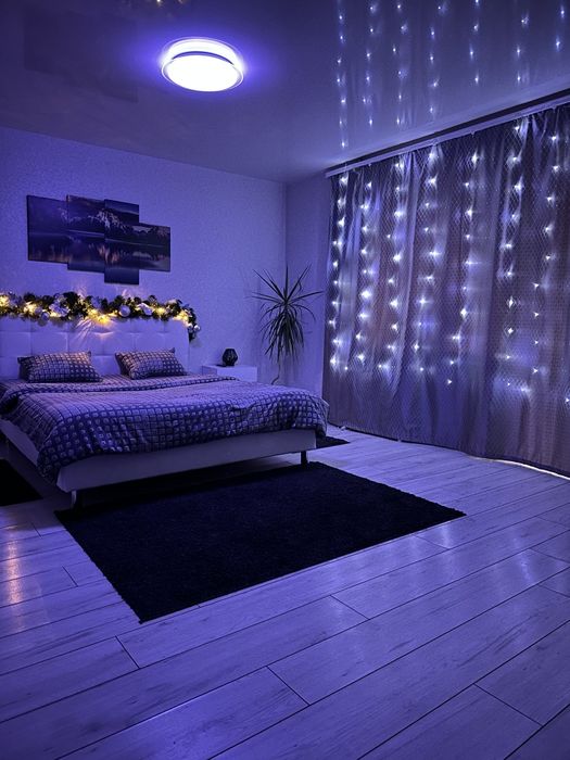 Здам подобово квартиру з великим заскленим балконо